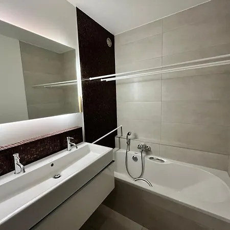 Elegant 2-bedroom With A Sleeping Corner And Stunning Front Sea View T15