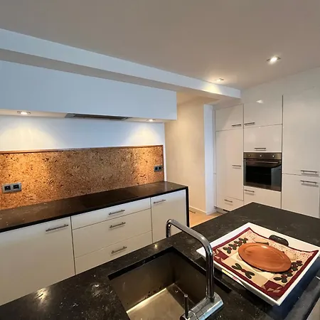 Apartment Elegant 2-bedroom With A Sleeping Corner And Stunning Front Sea View T15