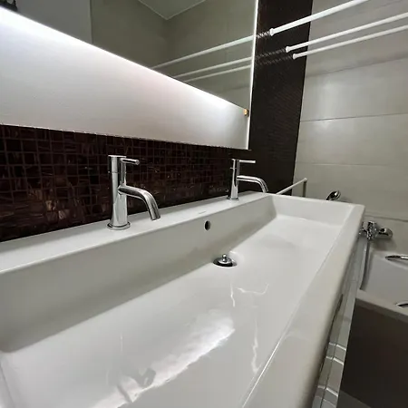 Apartment Elegant 2-bedroom With A Sleeping Corner And Stunning Front Sea View T15